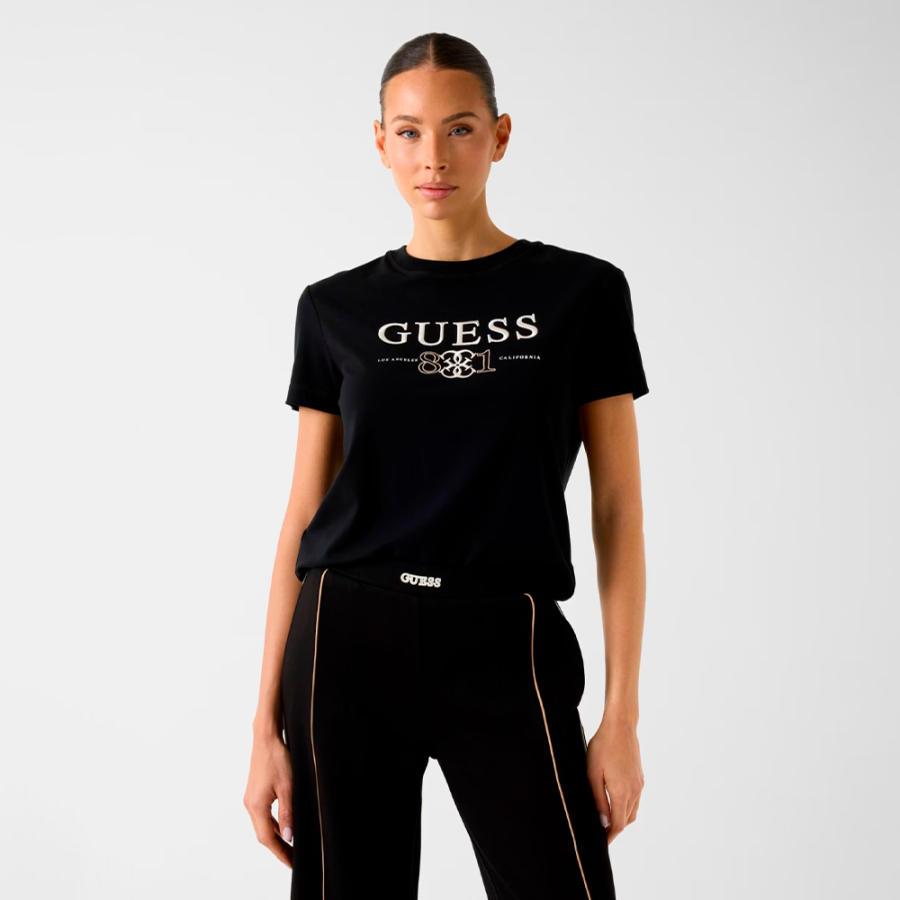 t-shirt-avec-logo-brode