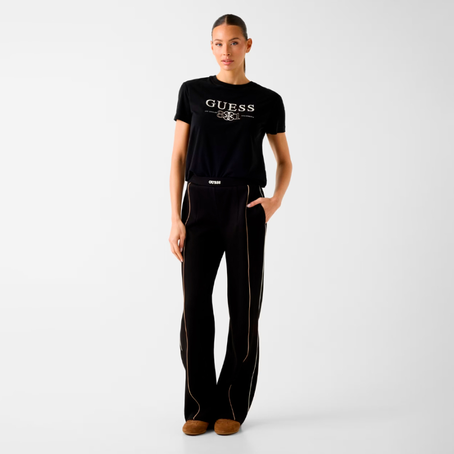 camiseta-con-logo-bordado