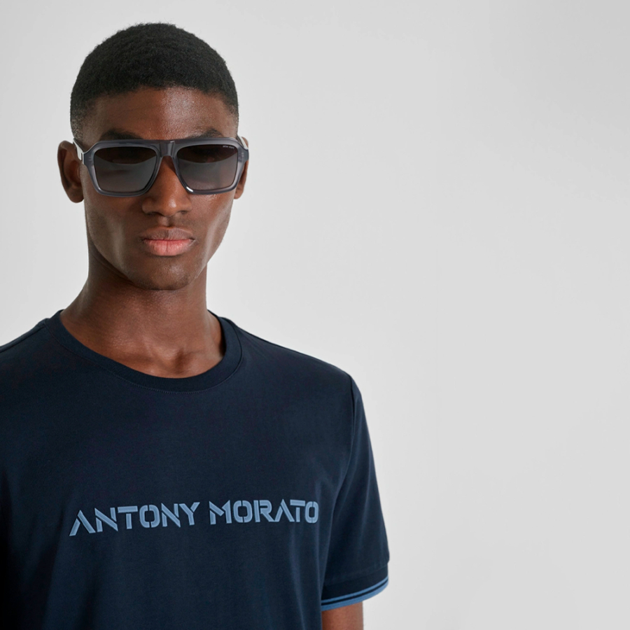 t-shirt-coupe-classique-avec-logo