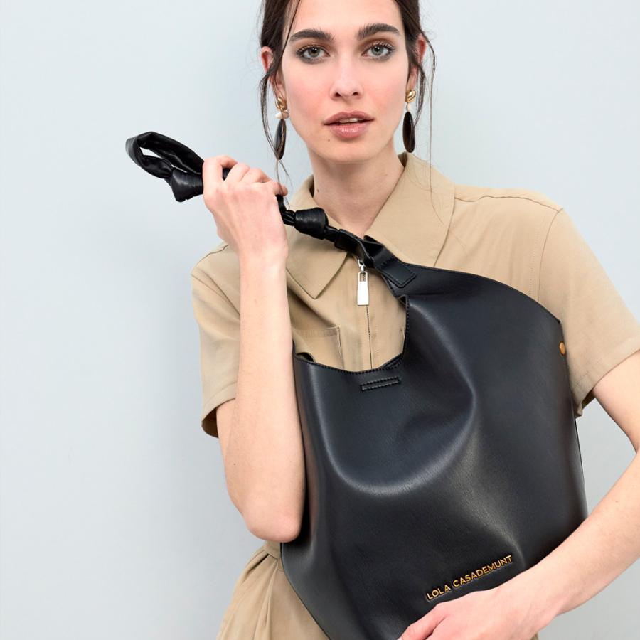 einkaufstasche-mit-geknoteten-henkeln