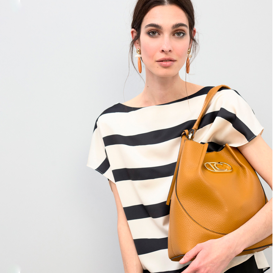 sac-hobo-en-similicuir-anse-tressee-et-noeud