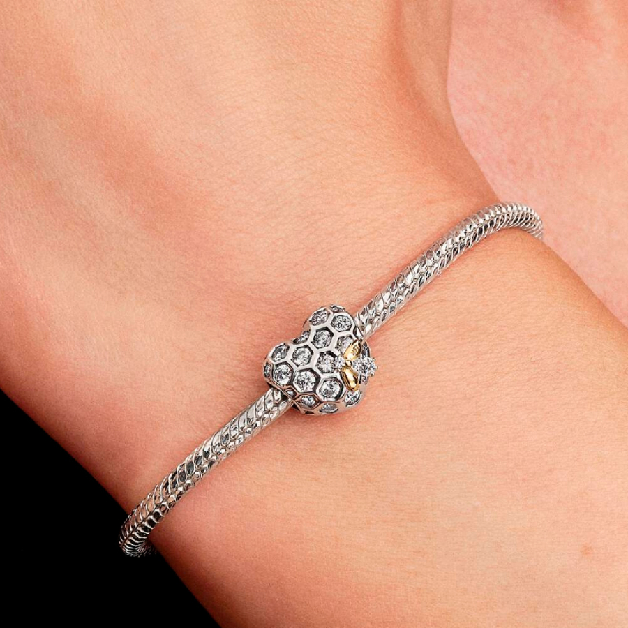 charme-en-nid-d-abeille-bridgerton-764332c01