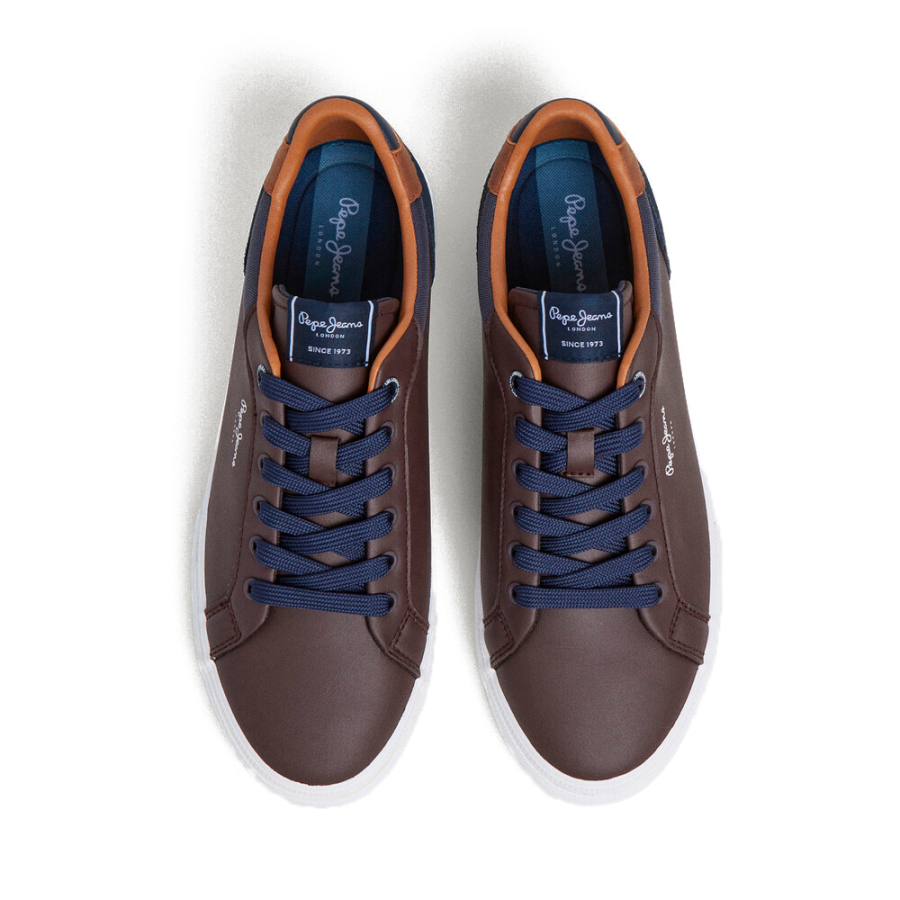 tenis-classicos-com-detalhes-em-camurca-kenton