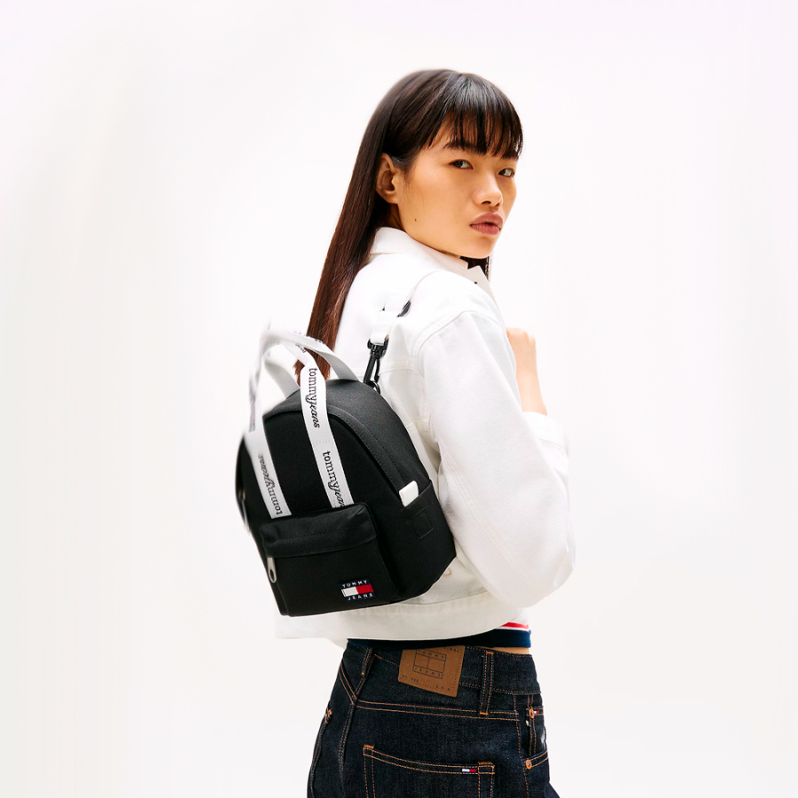 einfacher-rucksack-mit-aufschrift