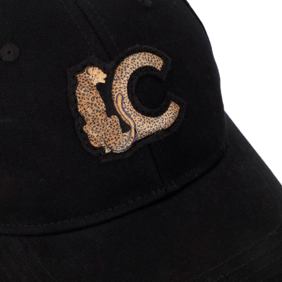 gorra-con-logo-de-leopardo