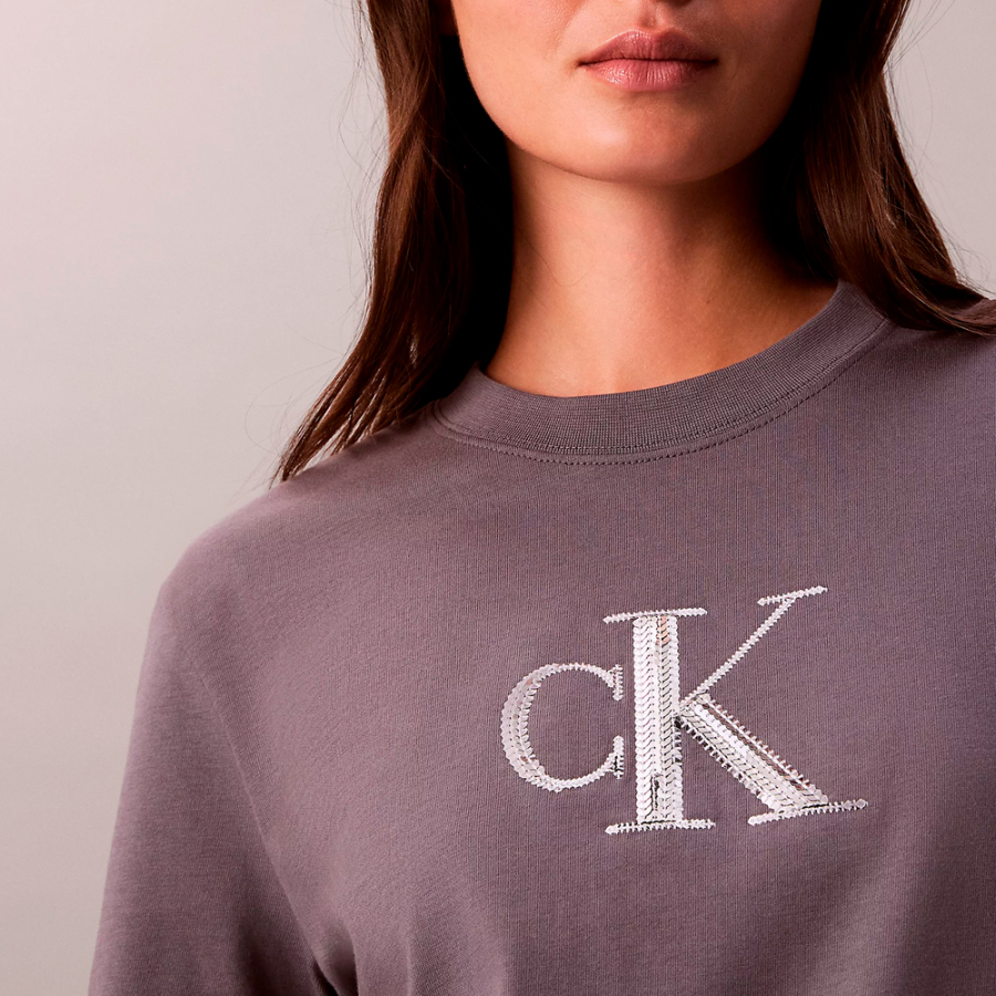 chemise-classique-a-monogramme-et-sequins