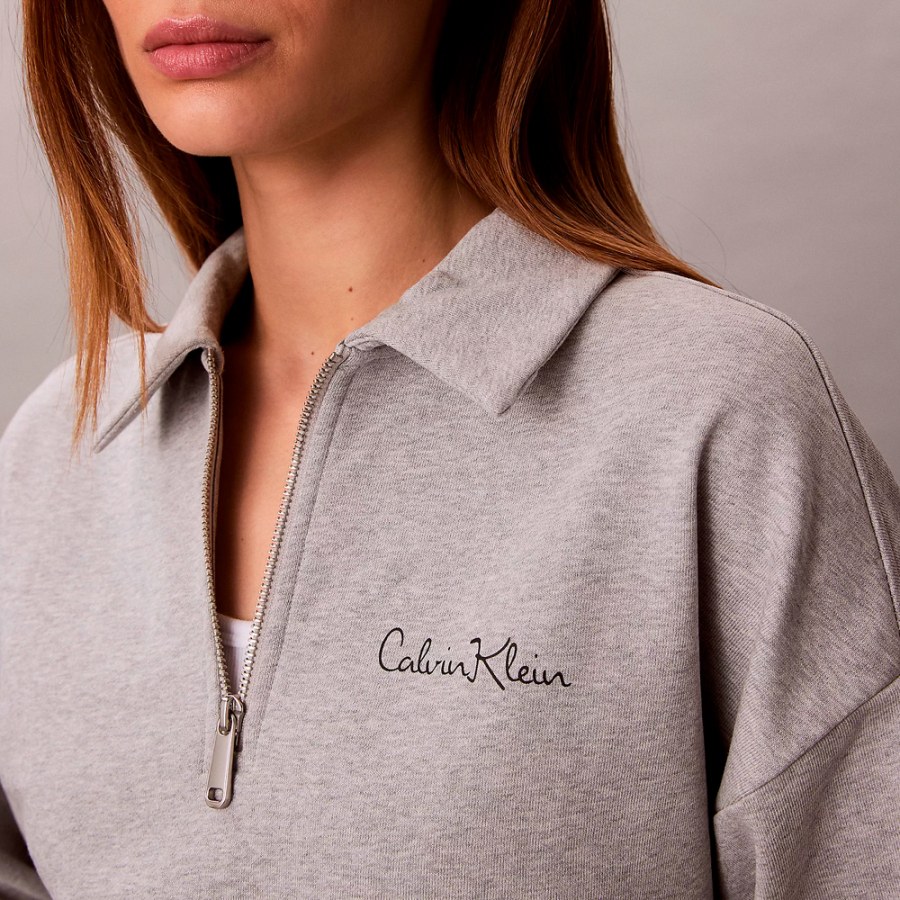 locker-sitzendes-sweatshirt-mit-viertelreissverschluss-aus-french-terry