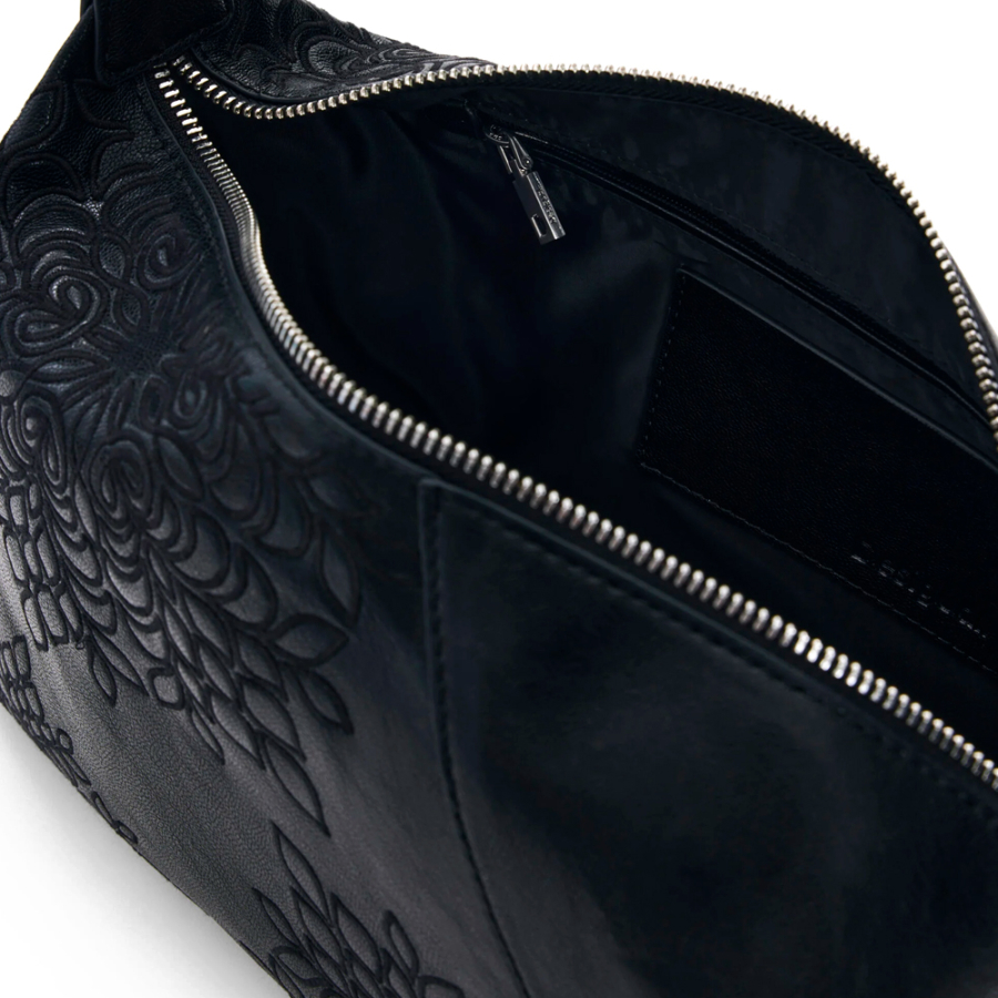 mittelgrosse-bestickte-tasche