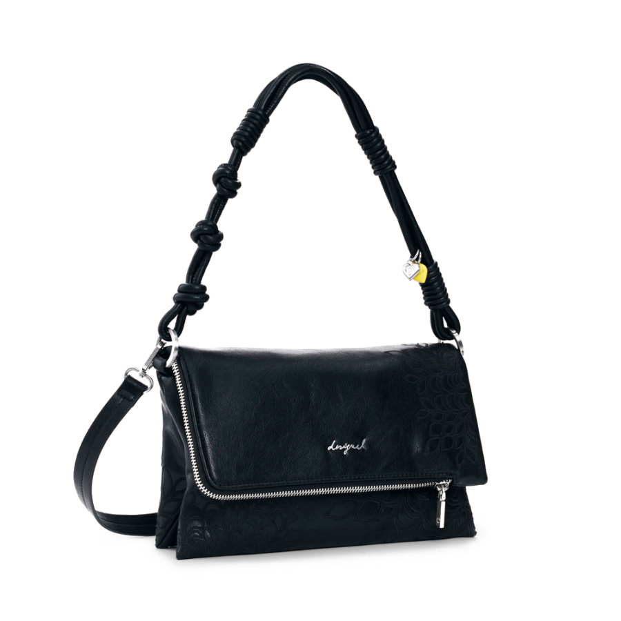 bolsa-pequena-com-aba-bordada