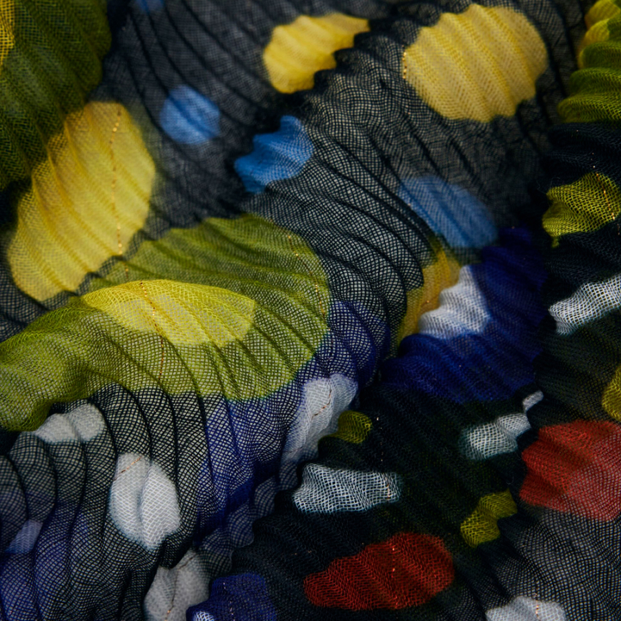 cachecol-desenhado-pelo-sr-christian-lacroix