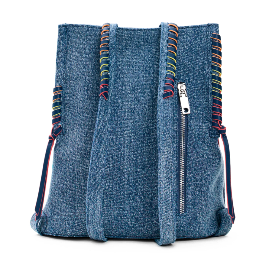kleiner-jeansrucksack-mit-herzmotiv kleiner-jeansrucksack-mit-herzmotiv