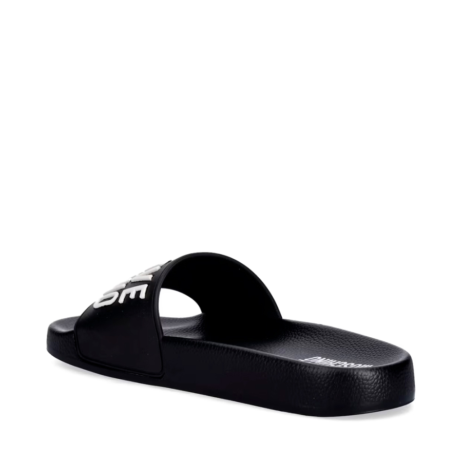 chinelo-de-borracha-para-piscina