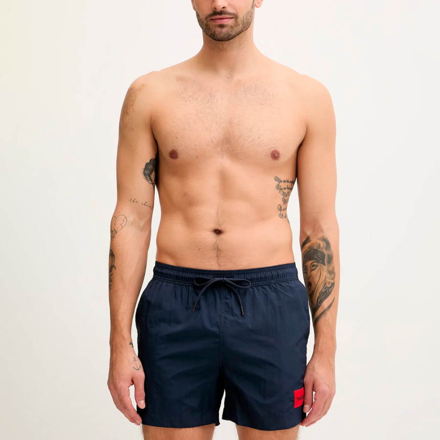 schnelltrocknende-badehose-mit-logoetikett