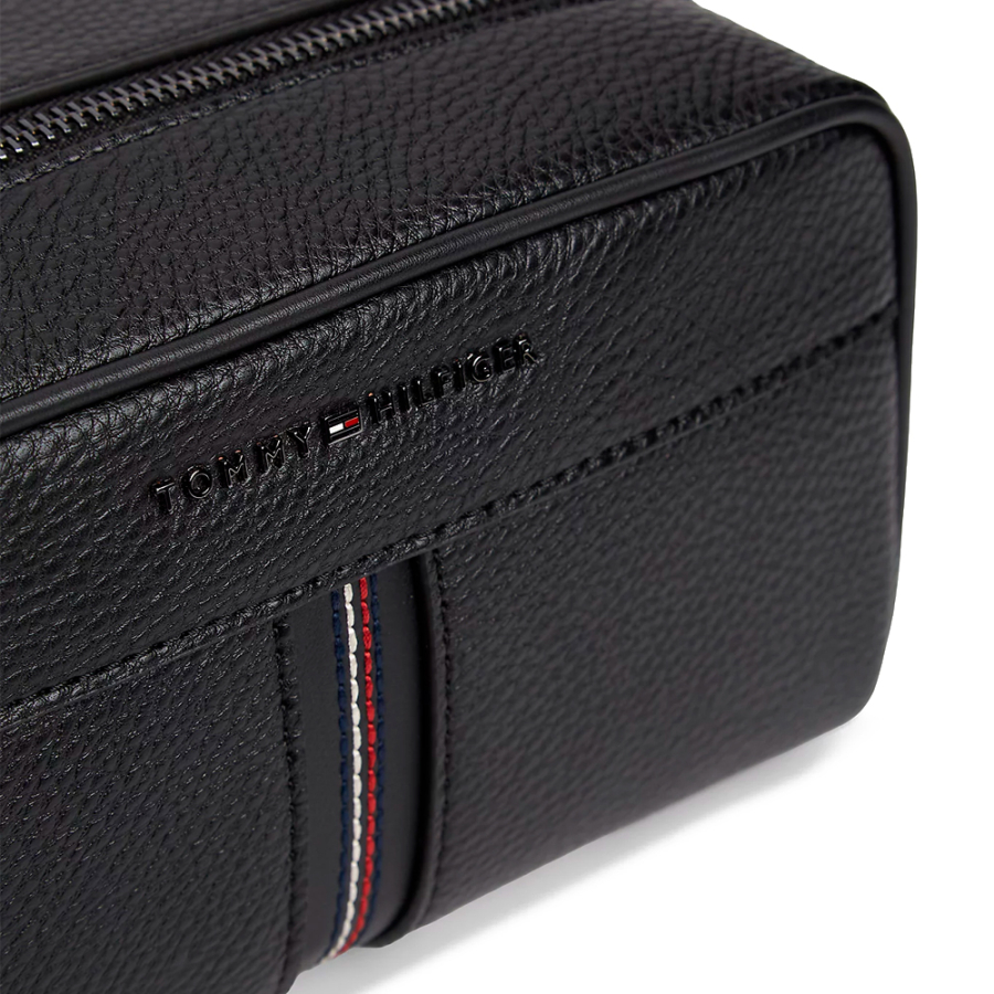 necessaire-granulada-com-logotipo-metalico