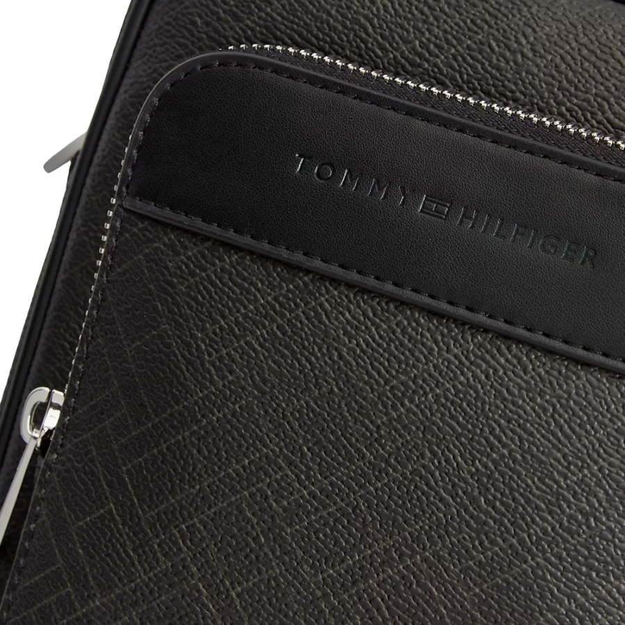 sac-de-reporter-avec-bandouliere-et-logo