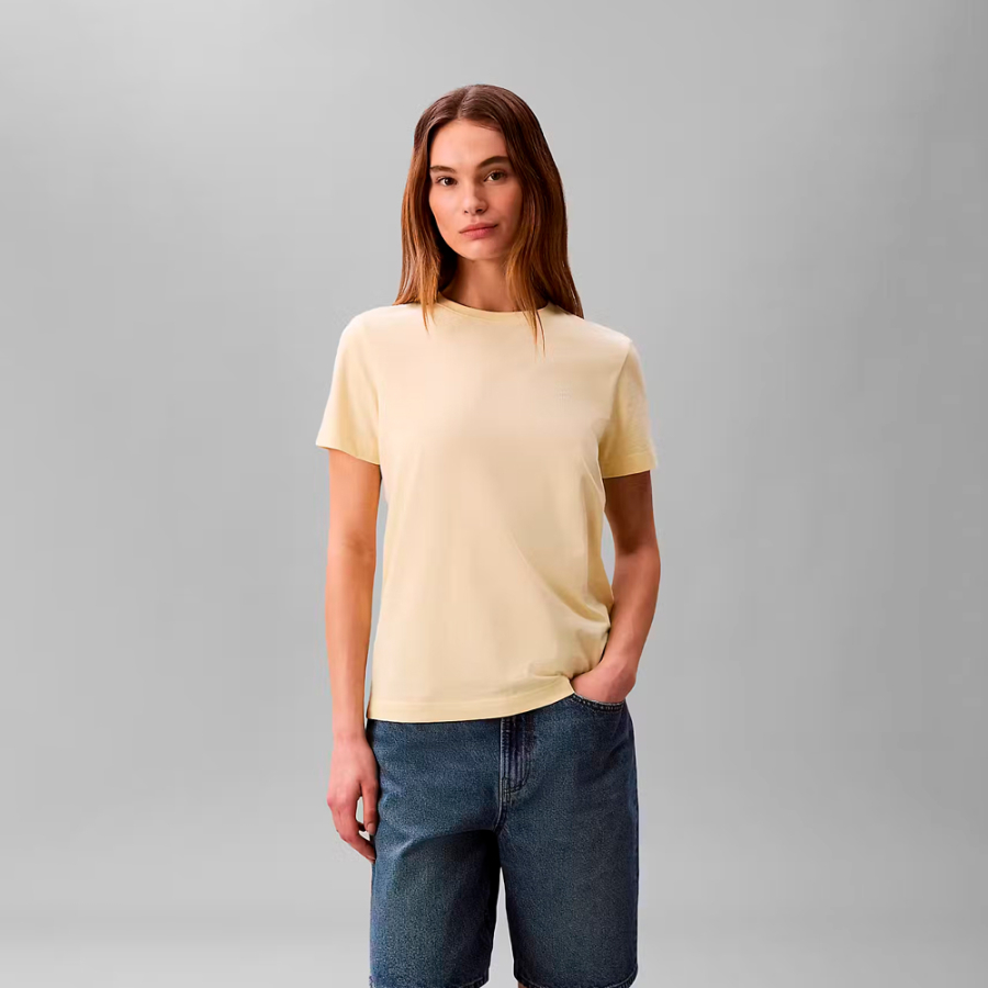 camiseta-com-monograma