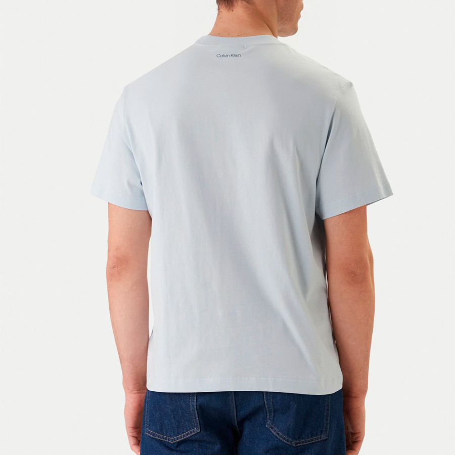 t-shirt-mit-gesticktem-logo