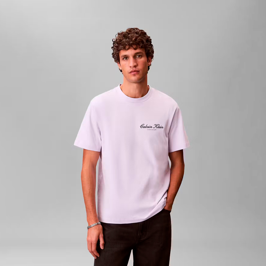 camiseta-con-logo-bordado