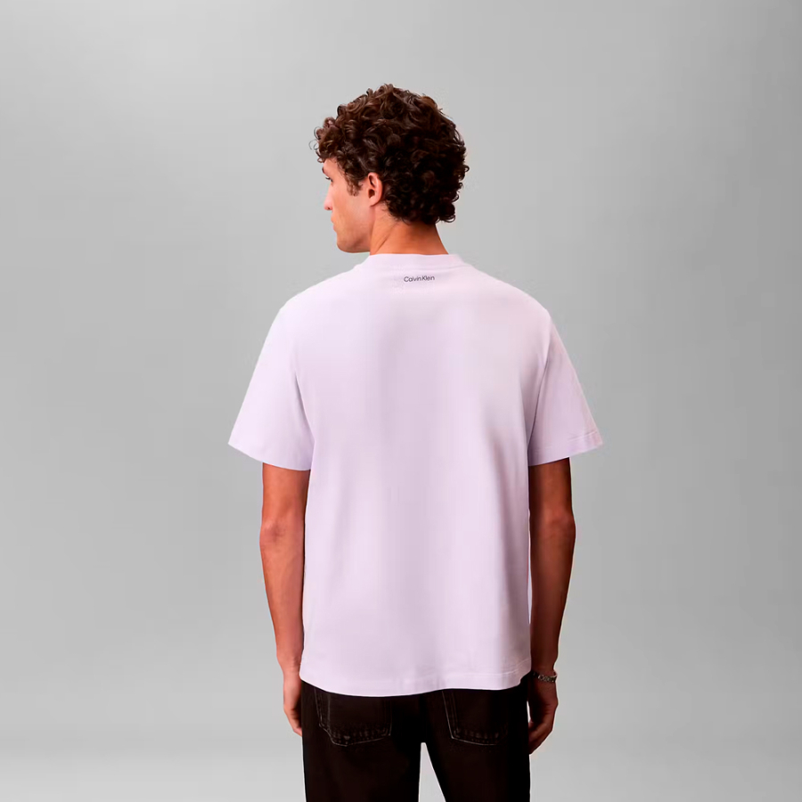 t-shirt-mit-gesticktem-logo