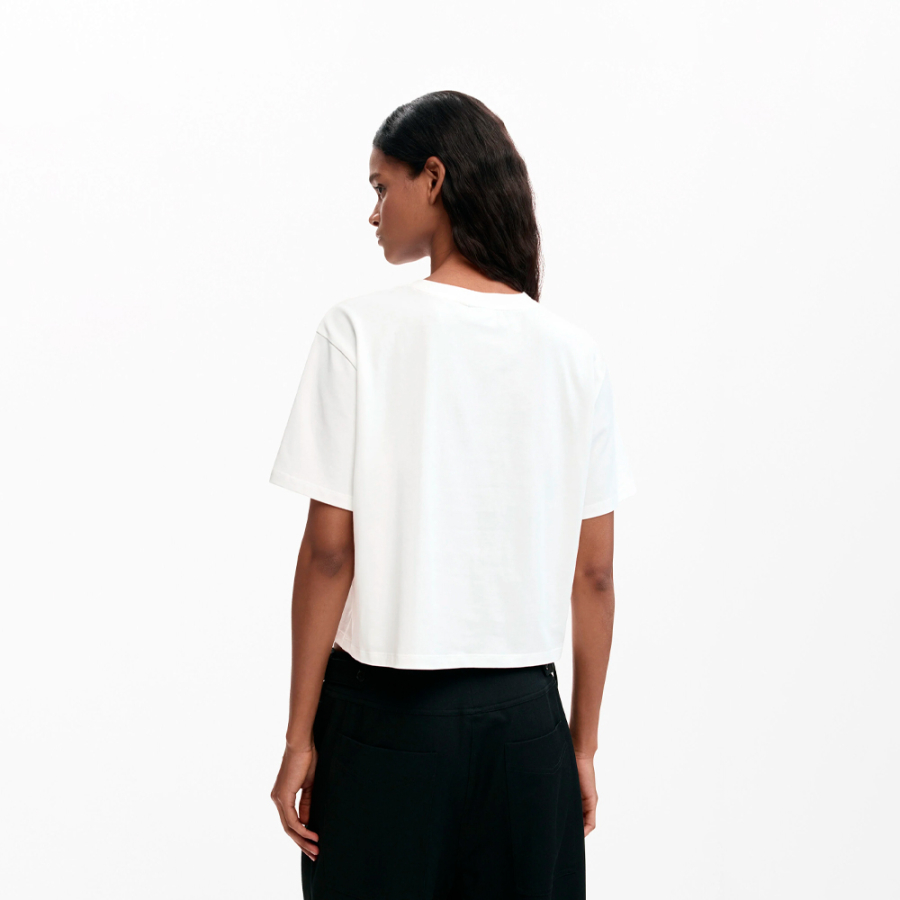 maglietta-con-logo-a-quadri