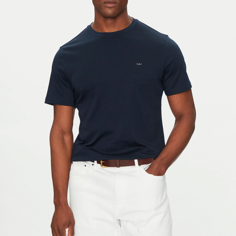 t-shirt-mit-markenlogo