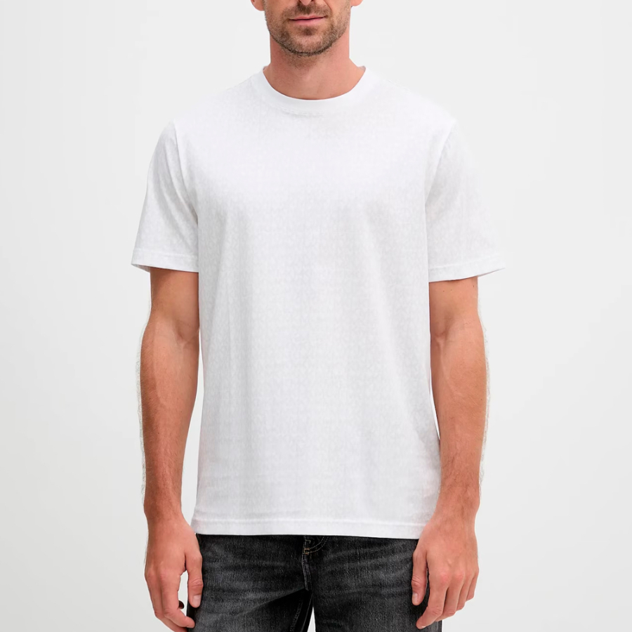 t-shirt-mit-logomuster