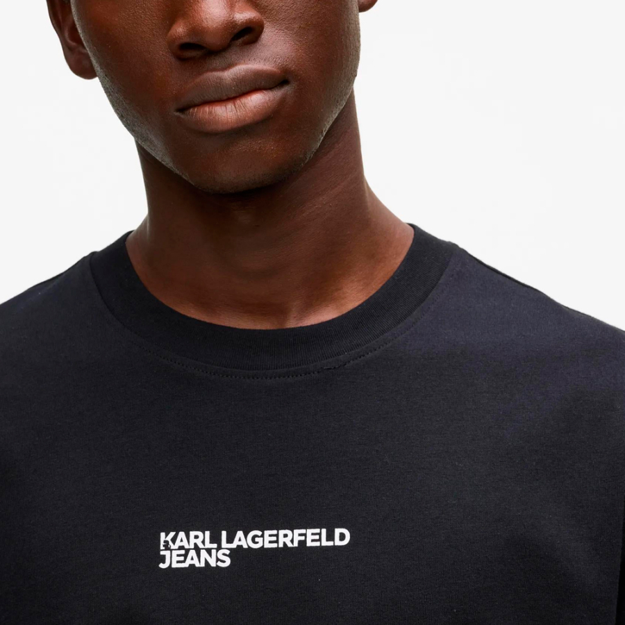 t-shirt-mit-logo-rahmeneffekt-normale-passform