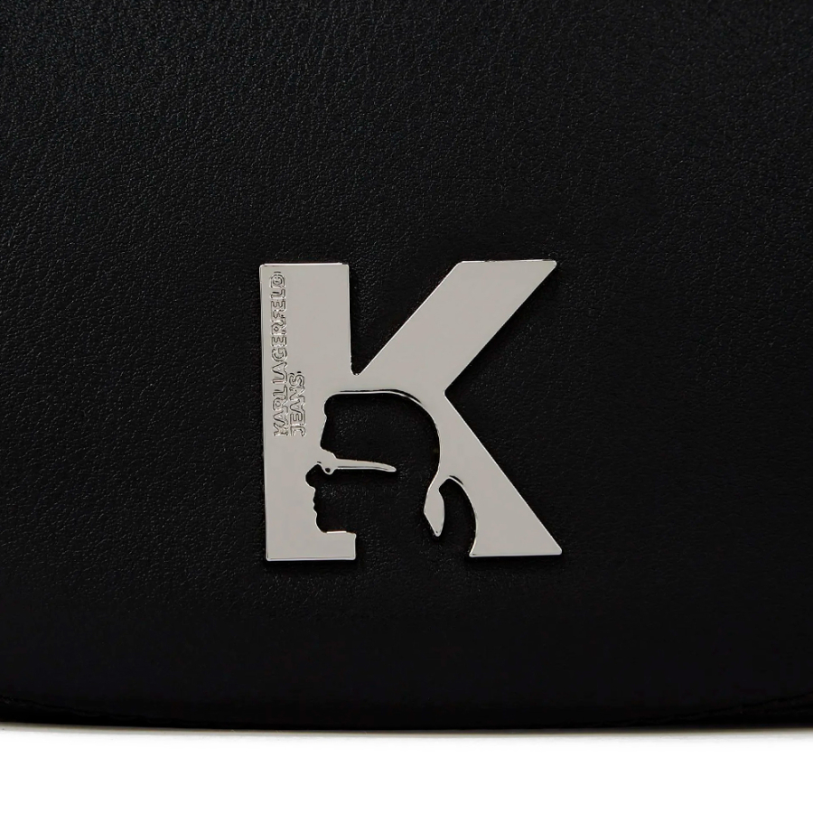 mondformige-tasche-mit-zwei-riemen