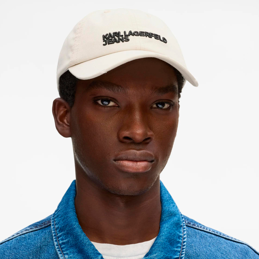 gorra-con-logotipo-y-efecto-desgastado