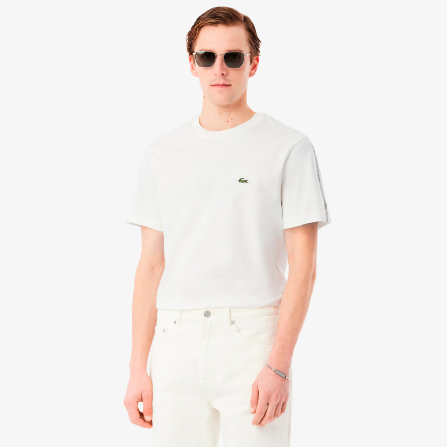 gestreiftes-t-shirt-der-marke