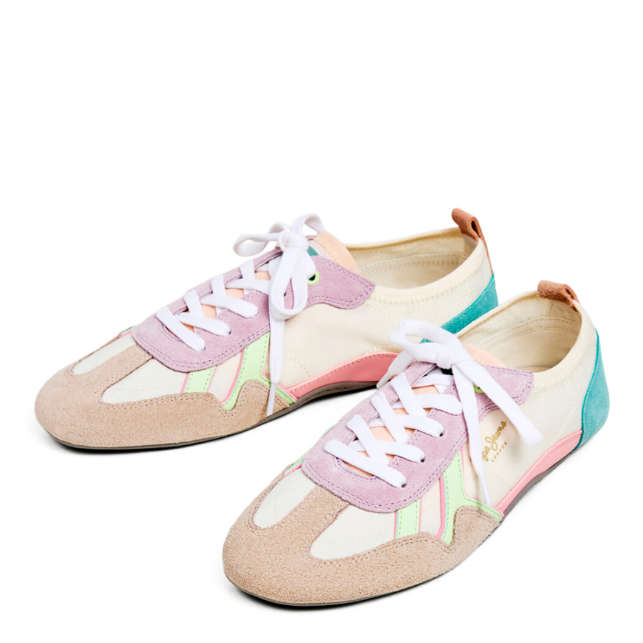 zapatillas-con-detalles-en-ante-noa