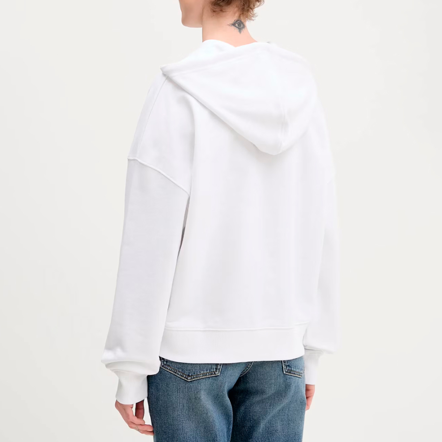 jacke-mit-reissverschluss-und-kapuze