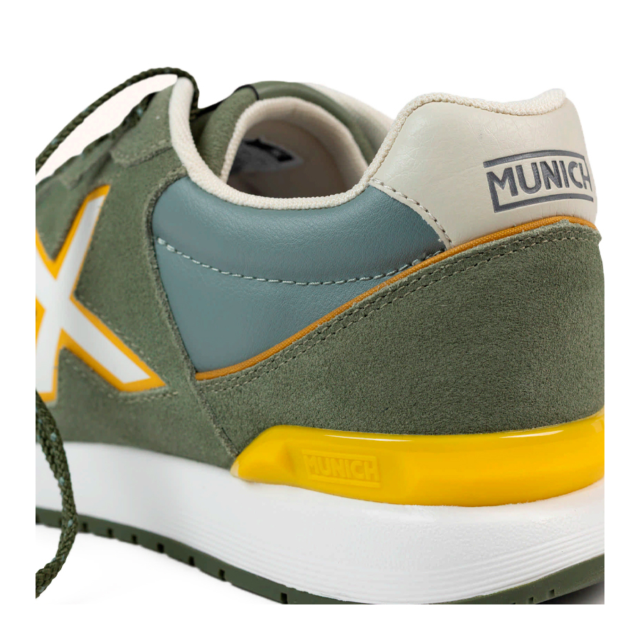 premium-retro-urban-running-shoes premium-retro-urban-running-shoes
