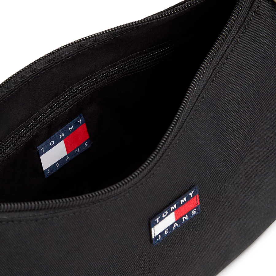 sac-essentiel-avec-inscription-sur-la-bandouliere