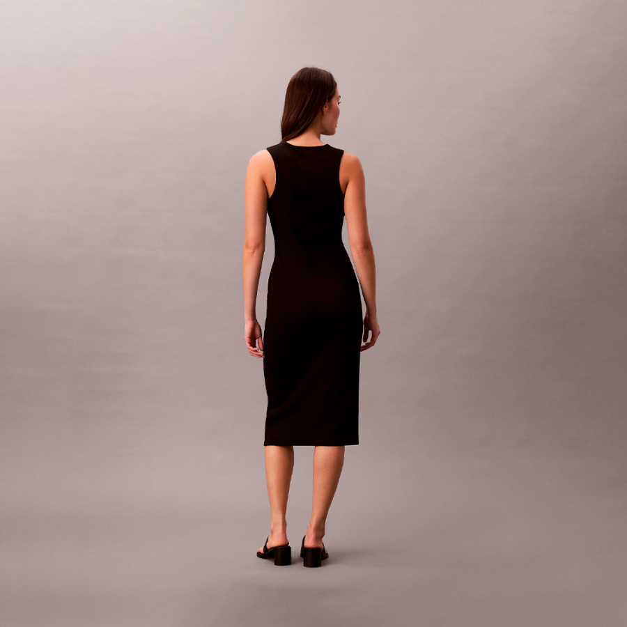 vestido-midi-canelado-com-alcas-finas-e-monograma