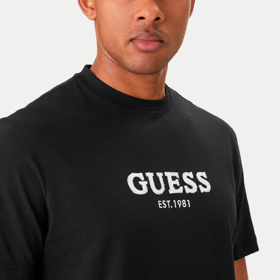 camiseta-logo-contrast