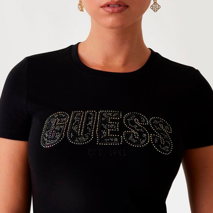 camiseta-slim-fit-com-logo