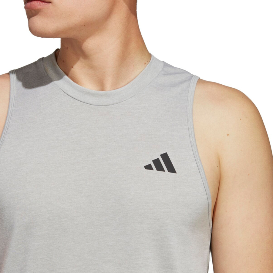 t-shirt-sans-manches-train-essentials