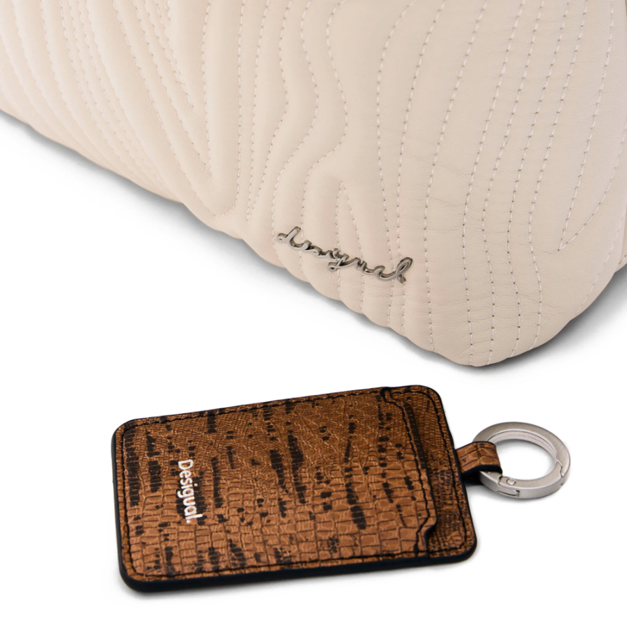 piccolo-zaino-con-incisioni