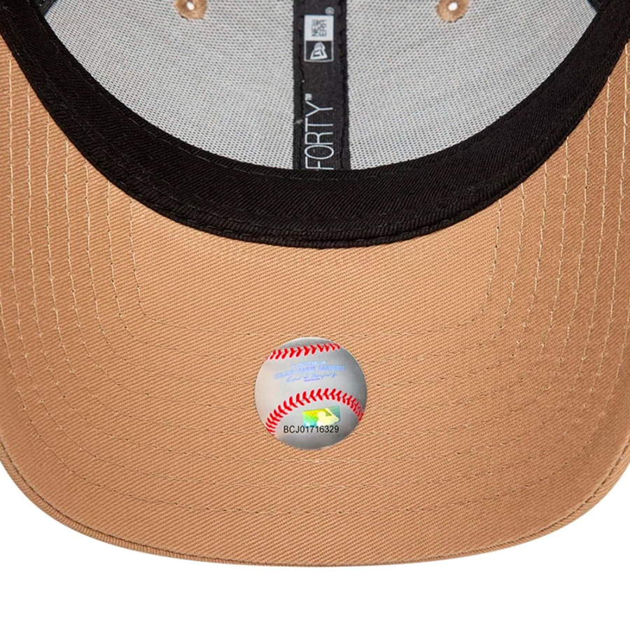 casquette-ajustable-new-york-yankees-league-essential-9forty