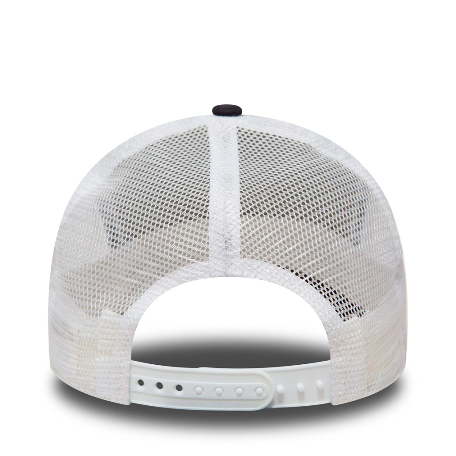 new-york-yankees-a-frame-trucker-mutze