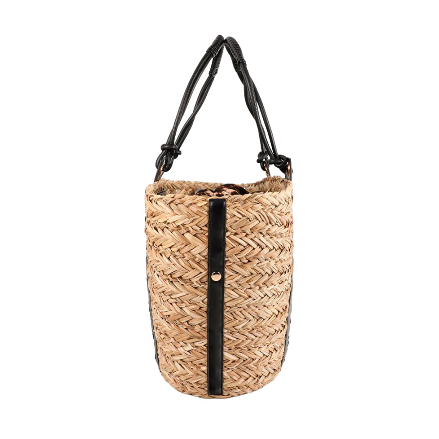 sac-avec-logo-sur-la-poignee-decoupee