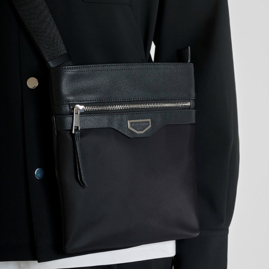 borsa-a-tracolla-in-nylon-e-similpelle