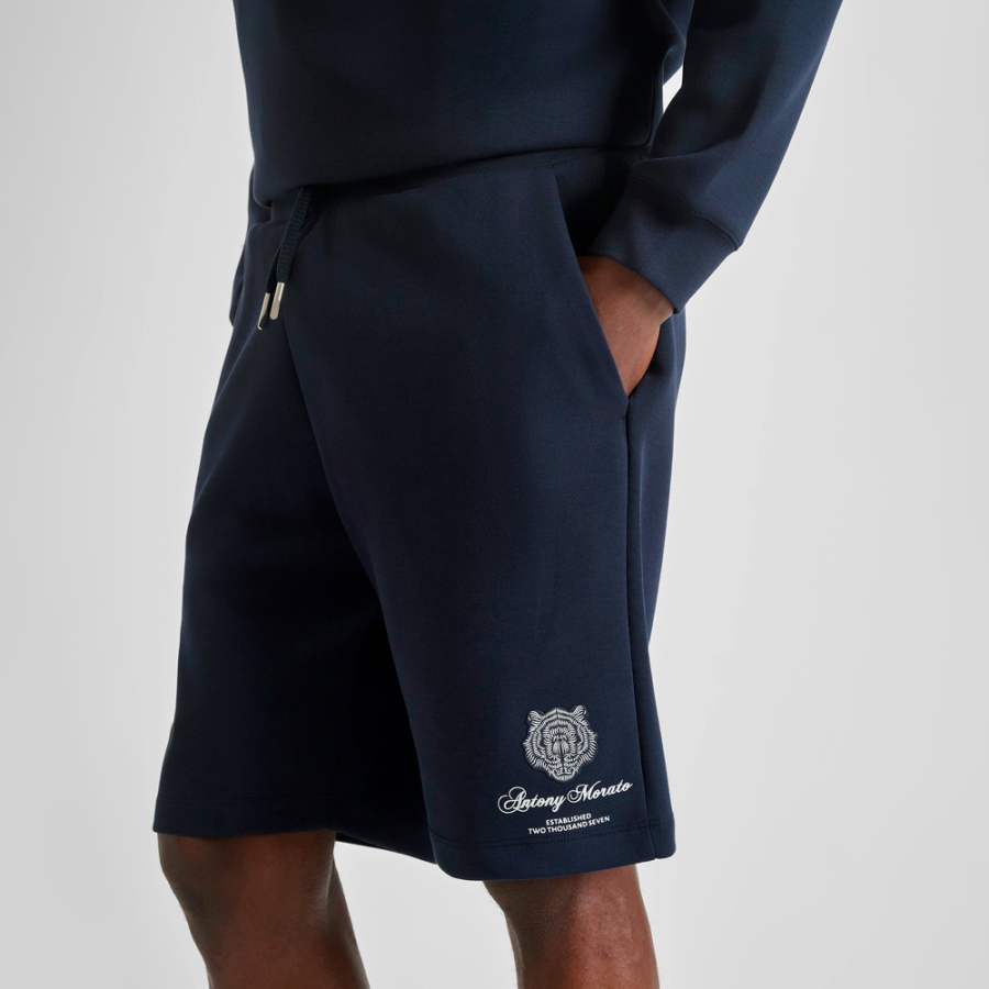 shorts-mit-tigerprint-in-regularer-passform