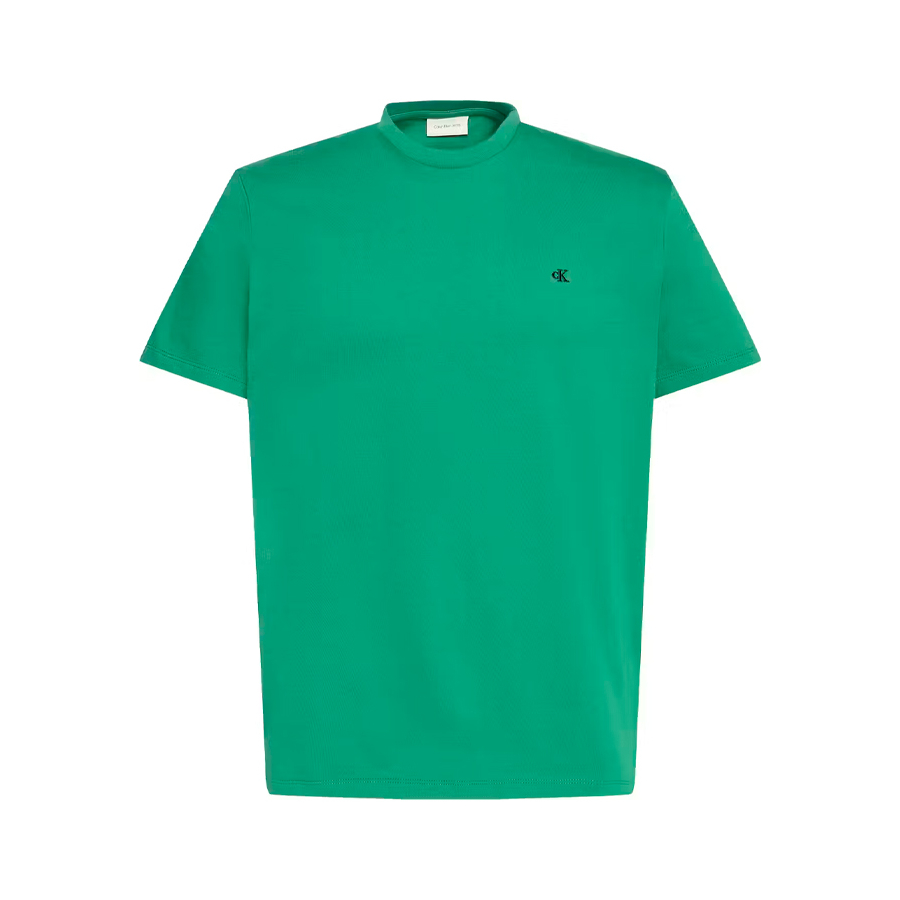 klassisches-t-shirt-mit-monogramm