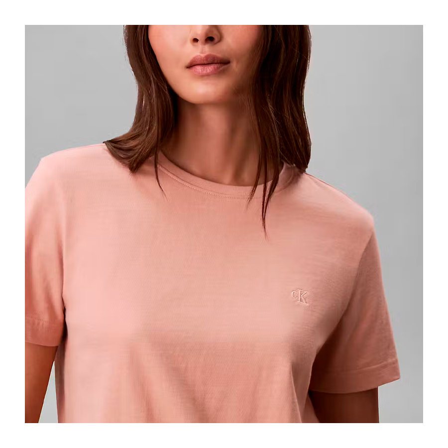 camiseta-com-monograma