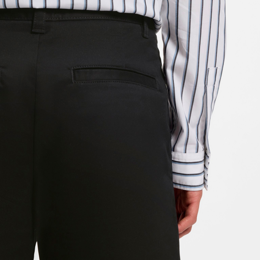 schmal-geschnittene-shorts-aus-dehnbarem-baumwolltwill