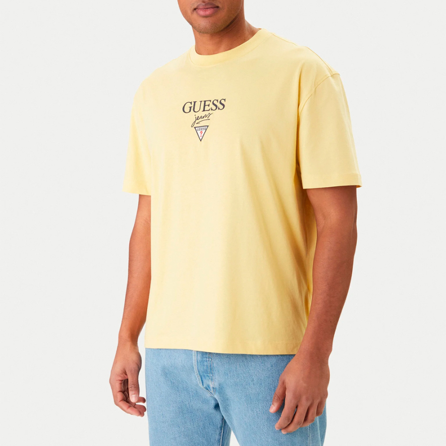 t-shirt-mit-aufgedrucktem-logo