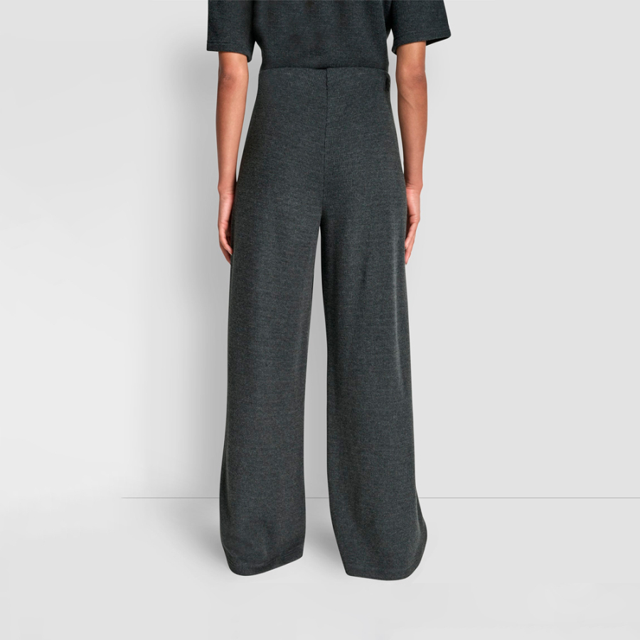 pantalon-de-tiro-alto-y-pierna-ancha pantalon-de-tiro-alto-y-pierna-ancha