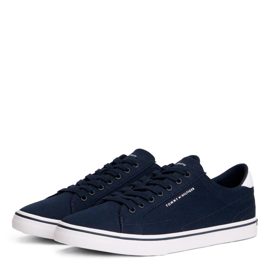 canvas-sneaker-mit-gepragtem-logo